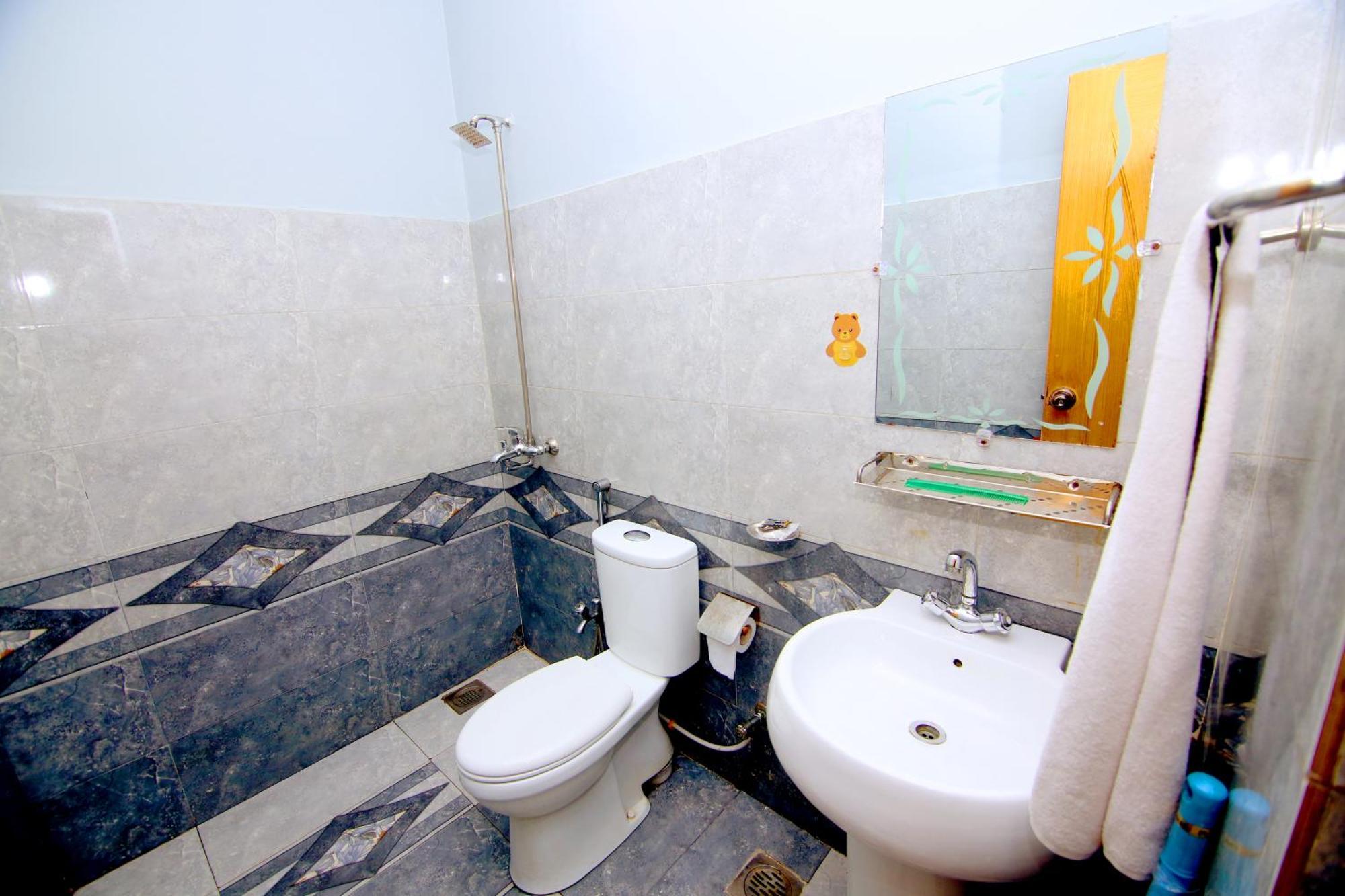 Premier Inn Mall Lahore Exteriör bild